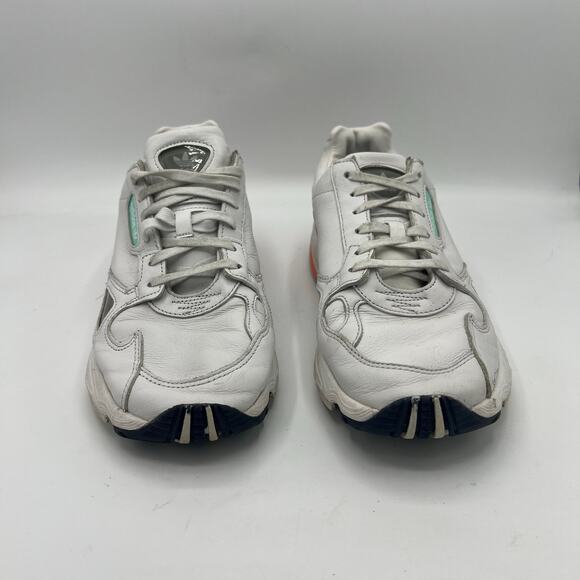 Adidas sneakers size 8 - Picture 2 of 6